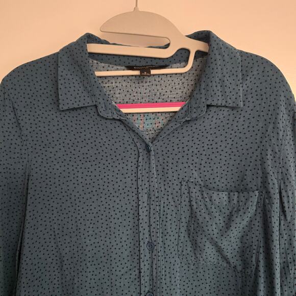 Women's Banana Republic Dark Teal Polka Dot Button Down Rayon Top | Size Small - Picture 3 of 10